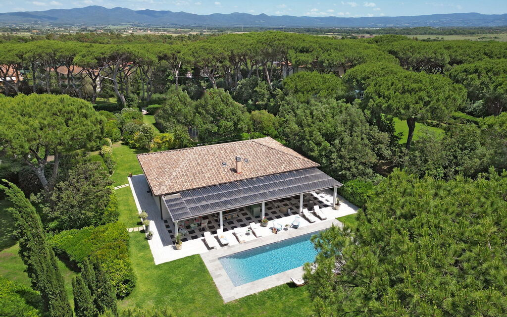 Villa Verde Beach: all'aperto, Attività, Caratteristiche, Cucina, Dettagli della stanza, Entrata Principale, Estate, Esterni, Giardino, Piscina, Primavera, Servizi