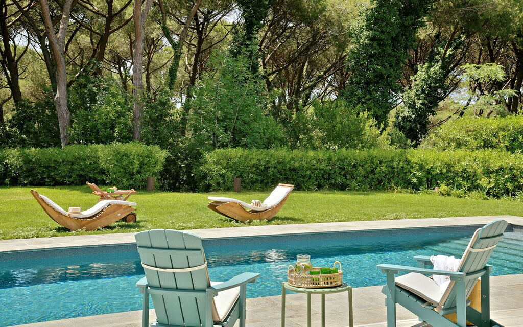 Villa Verde Beach: all'aperto, Attività, Caratteristiche, Cucina, Dettagli della stanza, Entrata Principale, Estate, Esterni, Giardino, Piscina, Primavera, Servizi
