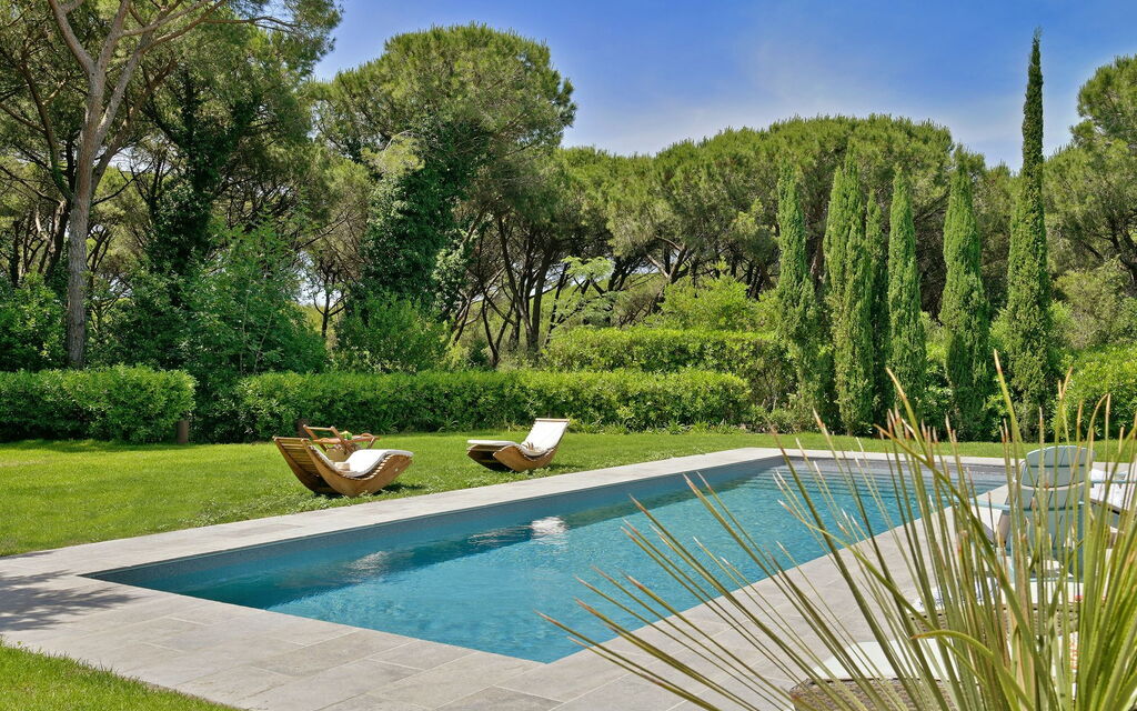 Villa Verde Beach: all'aperto, Attività, Caratteristiche, Cucina, Dettagli della stanza, Entrata Principale, Estate, Esterni, Giardino, Piscina, Primavera, Servizi