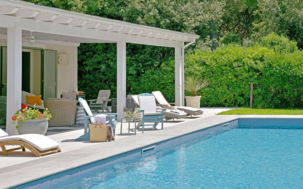 Villa Verde Beach: all'aperto, Attività, Caratteristiche, Cucina, Dettagli della stanza, Entrata Principale, Estate, Esterni, Giardino, Piscina, Primavera, Servizi