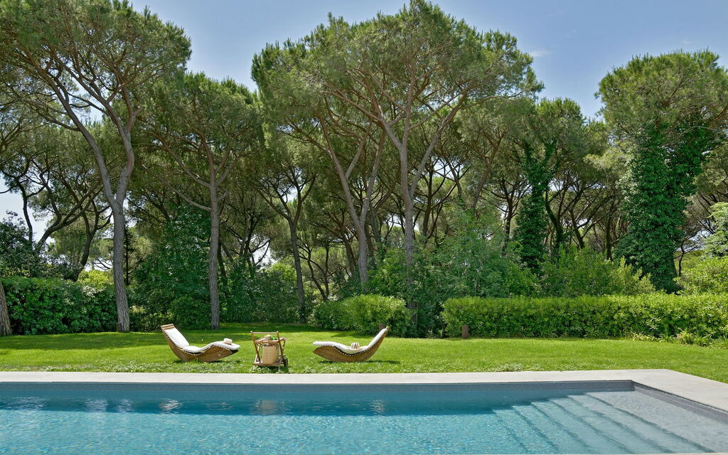 Villa Verde Beach: all'aperto, Attività, Caratteristiche, Cucina, Dettagli della stanza, Entrata Principale, Estate, Esterni, Giardino, Piscina, Primavera, Servizi