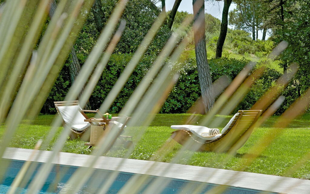 Villa Verde Beach: all'aperto, Attività, Caratteristiche, Cucina, Dettagli della stanza, Entrata Principale, Estate, Esterni, Giardino, Piscina, Primavera, Servizi
