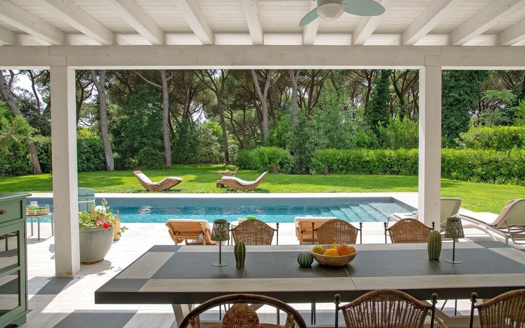 Villa Verde Beach: all'aperto, Attività, Caratteristiche, Cucina, Dettagli della stanza, Entrata Principale, Estate, Esterni, Giardino, Piscina, Primavera, Servizi