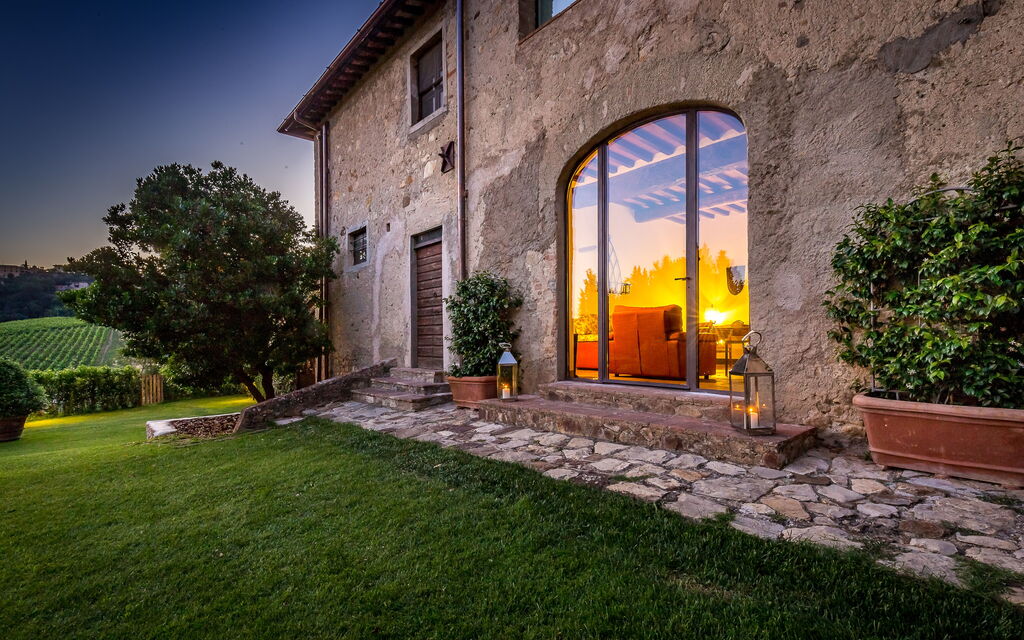 Villa Scipione Monaco: Attività, Caratteristiche, Entrata Principale, Estate, Esterni, Giardino, Piscina, Primavera