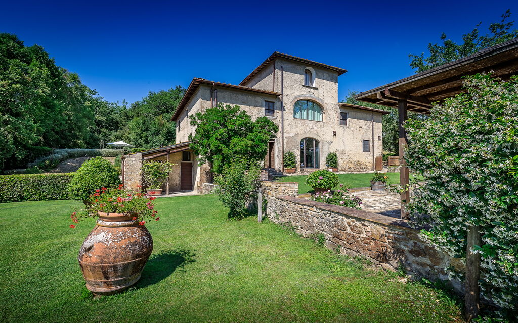 Villa Scipione Monaco: Attività, Caratteristiche, Entrata Principale, Estate, Esterni, Giardino, Piscina, Primavera