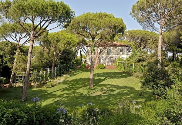 Villa Bibbona: all'aperto, Balcone / Terrazza / Patio, Estate, Esterni, Giardino, Piscina, Primavera