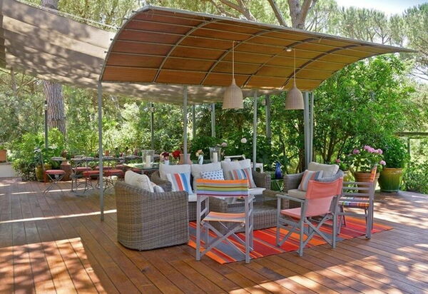 Villa Bibbona: all'aperto, Balcone / Terrazza / Patio, Estate, Esterni, Giardino, Piscina, Primavera