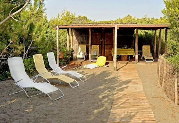 Villa Bibbona: all'aperto, Balcone / Terrazza / Patio, Estate, Esterni, Giardino, Piscina, Primavera