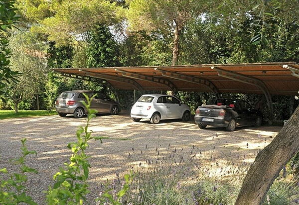 Villa Bibbona: all'aperto, Balcone / Terrazza / Patio, Estate, Esterni, Giardino, Piscina, Primavera