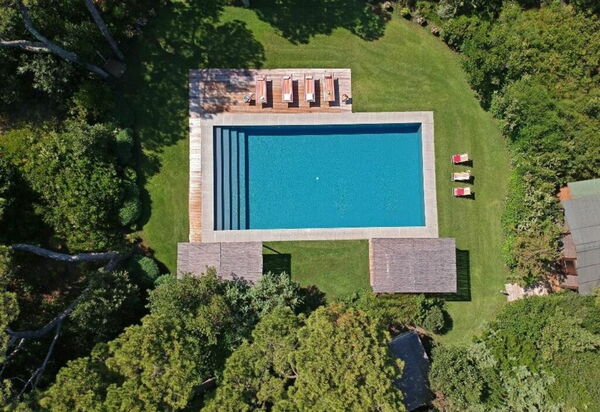 Villa Bibbona: all'aperto, Balcone / Terrazza / Patio, Estate, Esterni, Giardino, Piscina, Primavera