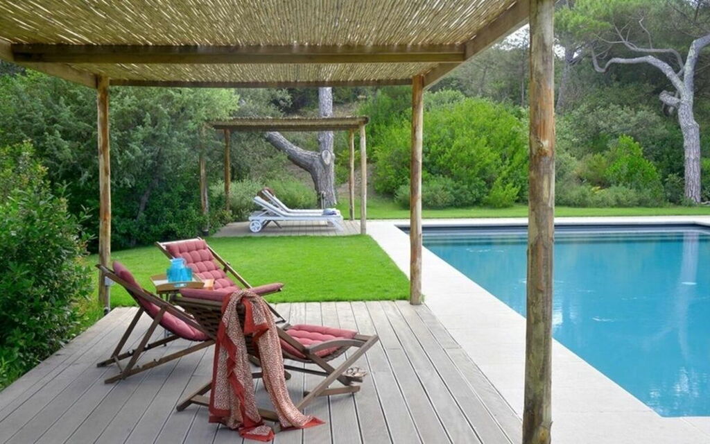 Villa Bibbona: all'aperto, Balcone / Terrazza / Patio, Estate, Esterni, Giardino, Piscina, Primavera