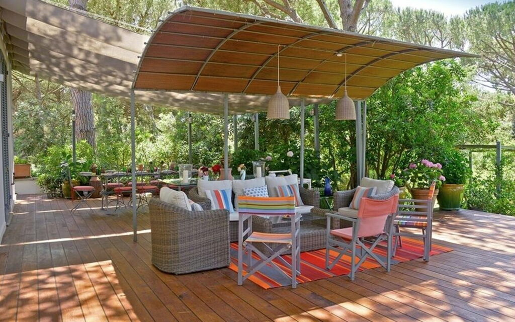 Villa Bibbona: all'aperto, Balcone / Terrazza / Patio, Estate, Esterni, Giardino, Piscina, Primavera