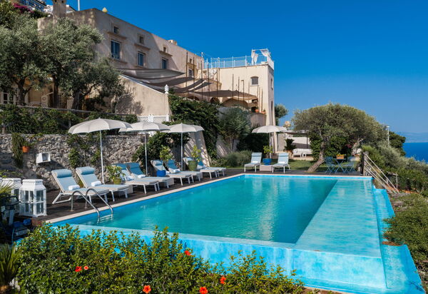 Villa Manieri: Building Exterior, Facilities, Pool, Spring, Summer, Wellness