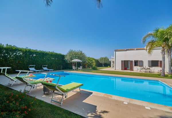 Villa Florinda: Activities, Balcony / Terrace / Patio, Facilities, Pool, Spring
