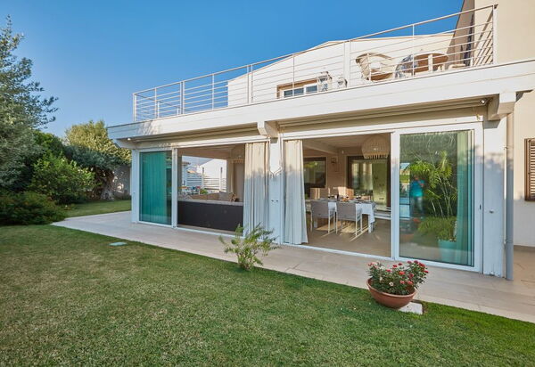 Villa Florinda: Activities, Balcony / Terrace / Patio, Facilities, Pool, Spring