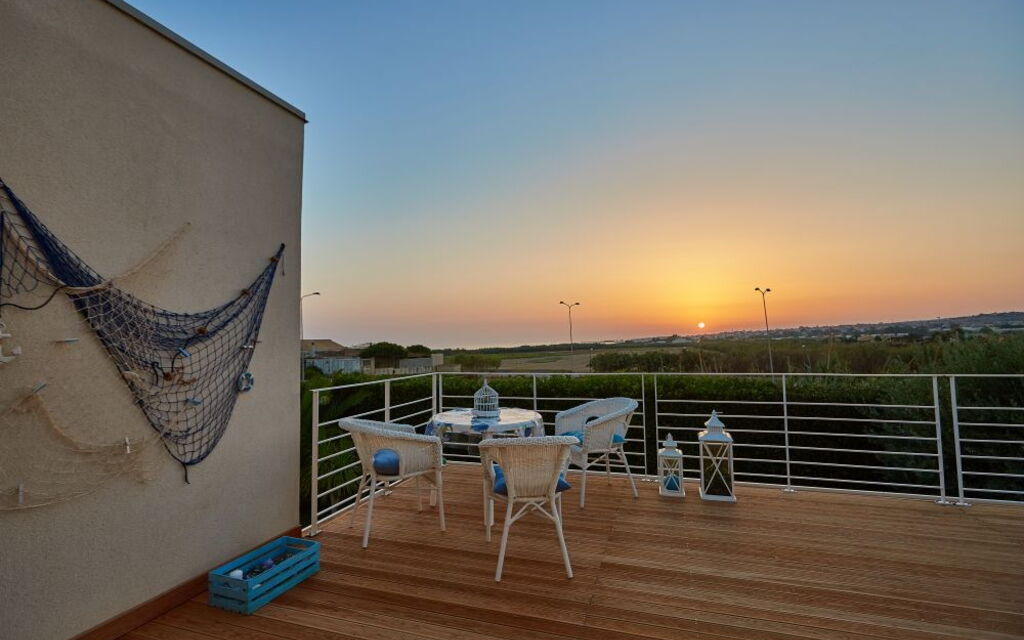 Villa Florinda: Activities, Balcony / Terrace / Patio, Facilities, Pool, Spring
