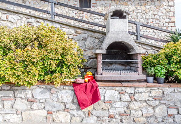 Villa Le Croci: Attività, Balcone / Terrazza / Patio, Caratteristiche, Dettagli della stanza, Entrata Principale, Estate, Esterni, Piscina, Primavera, Servizi