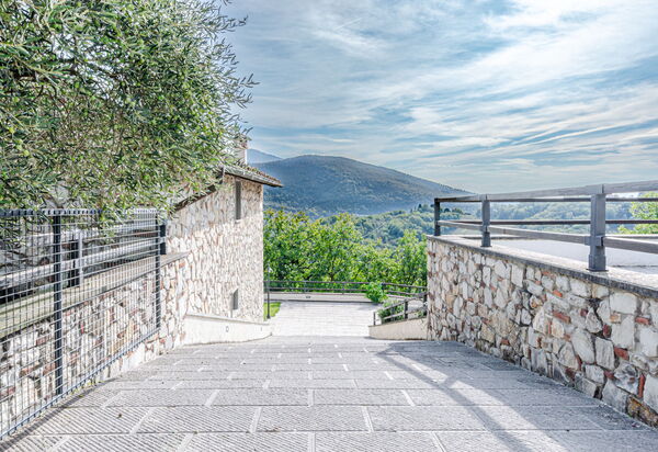 Villa Le Croci: Attività, Balcone / Terrazza / Patio, Caratteristiche, Dettagli della stanza, Entrata Principale, Estate, Esterni, Piscina, Primavera, Servizi