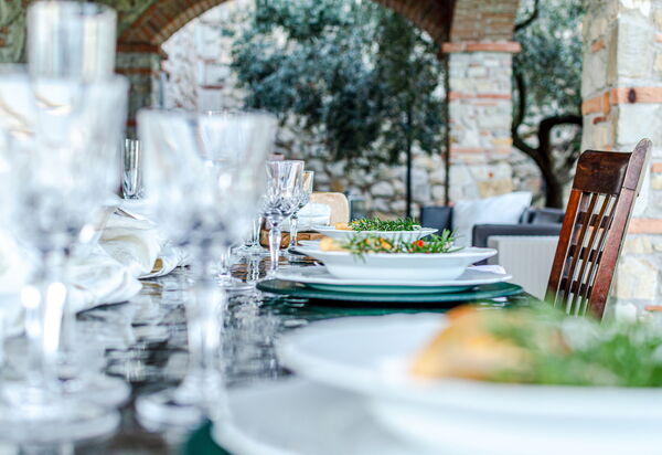 Villa Le Croci: Attività, Balcone / Terrazza / Patio, Caratteristiche, Dettagli della stanza, Entrata Principale, Estate, Esterni, Piscina, Primavera, Servizi