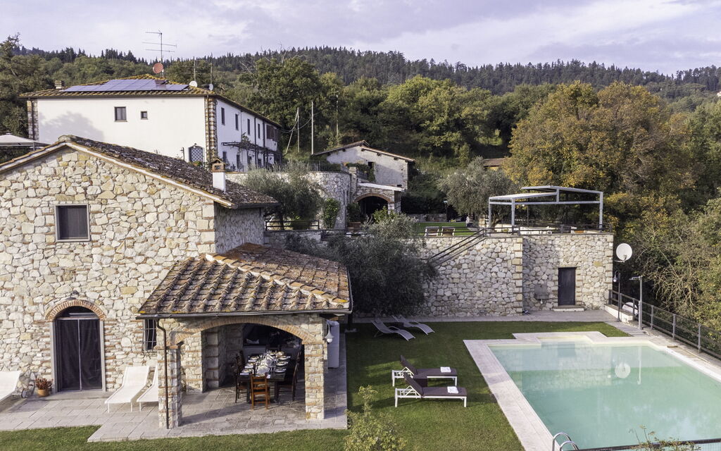 Villa Le Croci: Activities, Amenities, Balcony / Terrace / Patio, Building Exterior, Facilities, Main Entrance, Pool, Room Detail, Spring, Summer