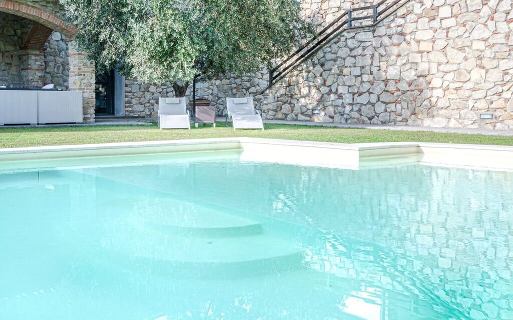 Villa Le Croci: Activities, Amenities, Balcony / Terrace / Patio, Building Exterior, Facilities, Main Entrance, Pool, Room Detail, Spring, Summer