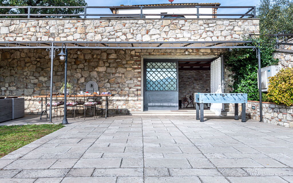 Villa Le Croci: Activities, Amenities, Balcony / Terrace / Patio, Building Exterior, Facilities, Main Entrance, Pool, Room Detail, Spring, Summer