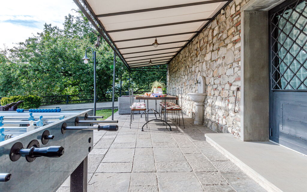 Villa Le Croci: Activities, Amenities, Balcony / Terrace / Patio, Building Exterior, Facilities, Main Entrance, Pool, Room Detail, Spring, Summer