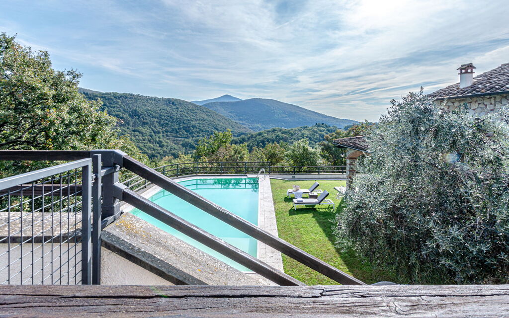 Villa Le Croci: Activities, Amenities, Balcony / Terrace / Patio, Building Exterior, Facilities, Main Entrance, Pool, Room Detail, Spring, Summer