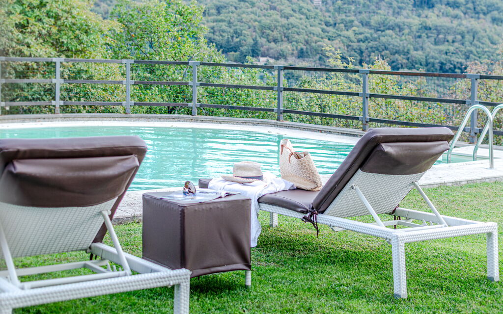 Villa Le Croci: Activities, Amenities, Balcony / Terrace / Patio, Building Exterior, Facilities, Main Entrance, Pool, Room Detail, Spring, Summer