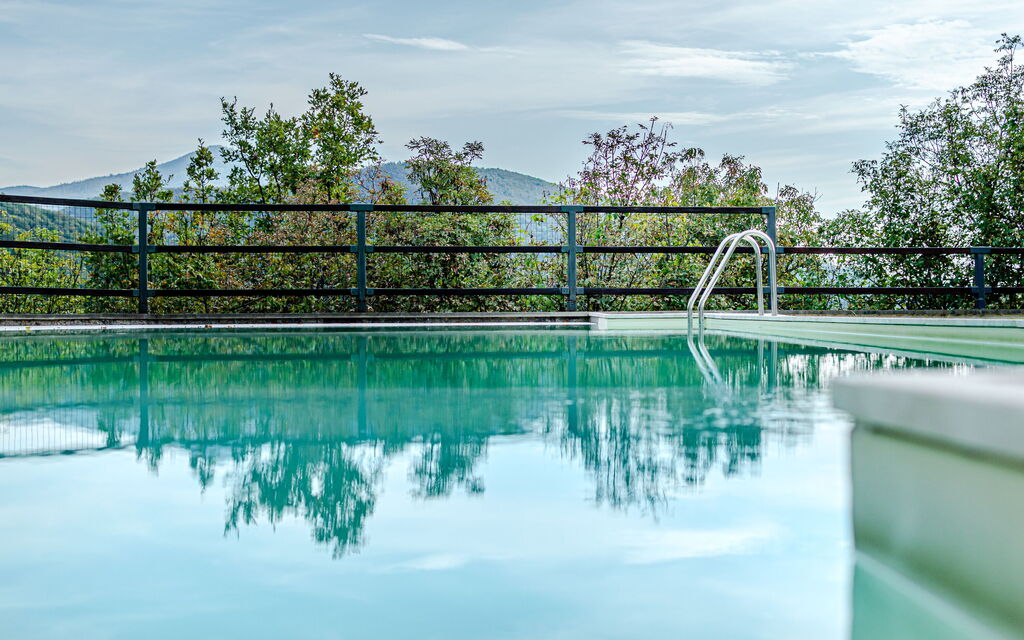 Villa Le Croci: Activities, Amenities, Balcony / Terrace / Patio, Building Exterior, Facilities, Main Entrance, Pool, Room Detail, Spring, Summer