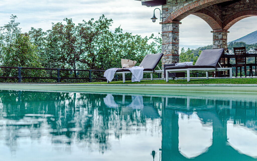 Villa Le Croci: Activities, Amenities, Balcony / Terrace / Patio, Building Exterior, Facilities, Main Entrance, Pool, Room Detail, Spring, Summer