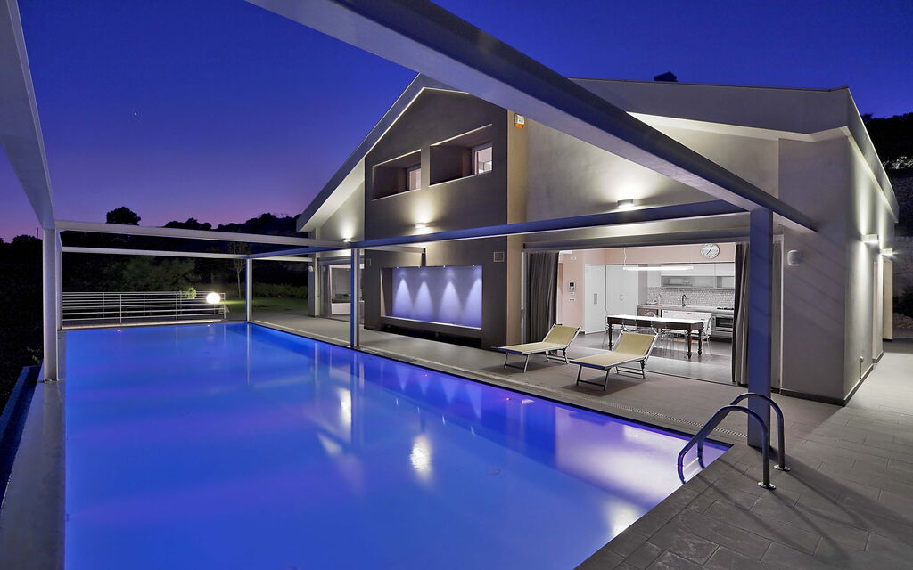 Villa Infinity