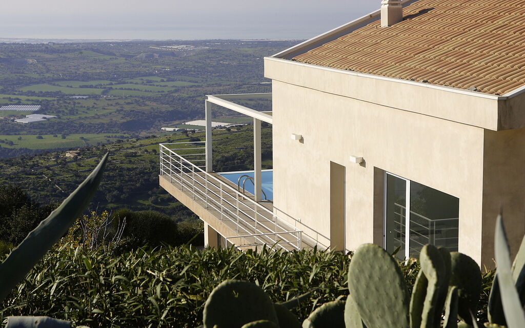 Villa Infinity: Caratteristiche, Dettagli della stanza, Piscina, Primavera