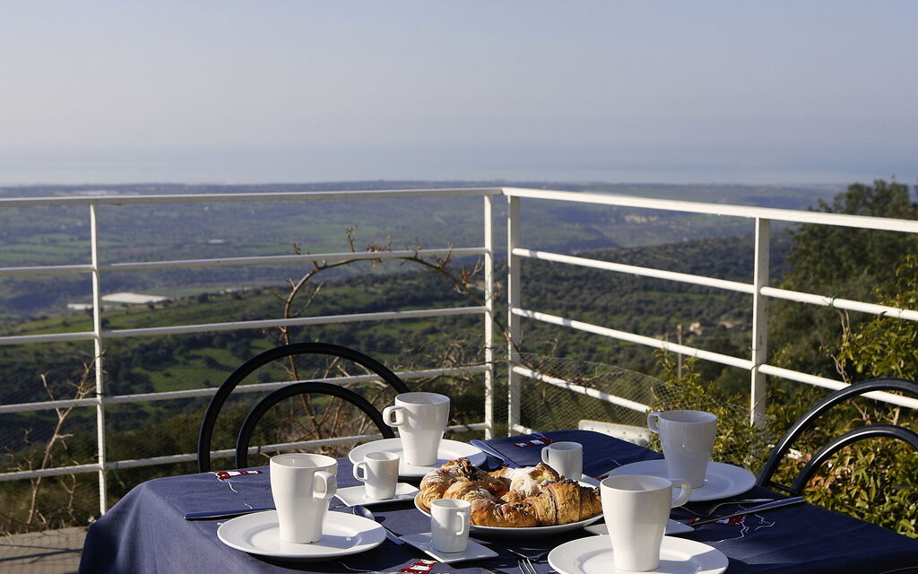 Villa Infinity: Caratteristiche, Dettagli della stanza, Piscina, Primavera