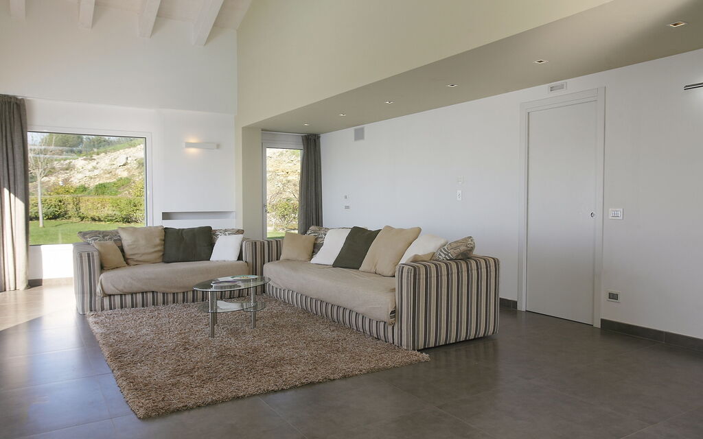 Villa Infinity: Caratteristiche, Dettagli della stanza, Piscina, Primavera