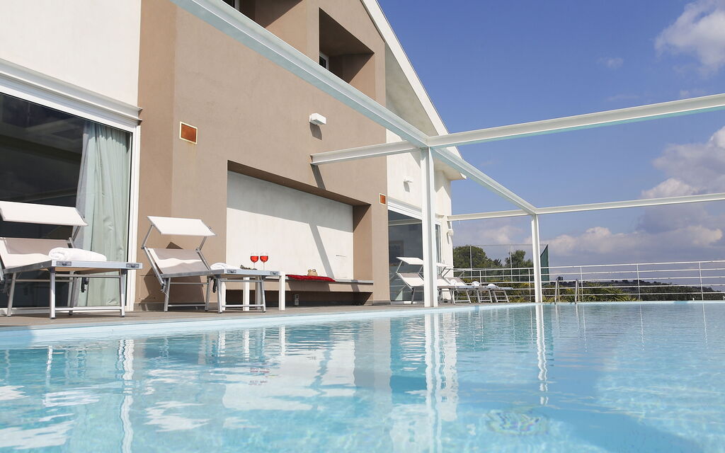 Villa Infinity
