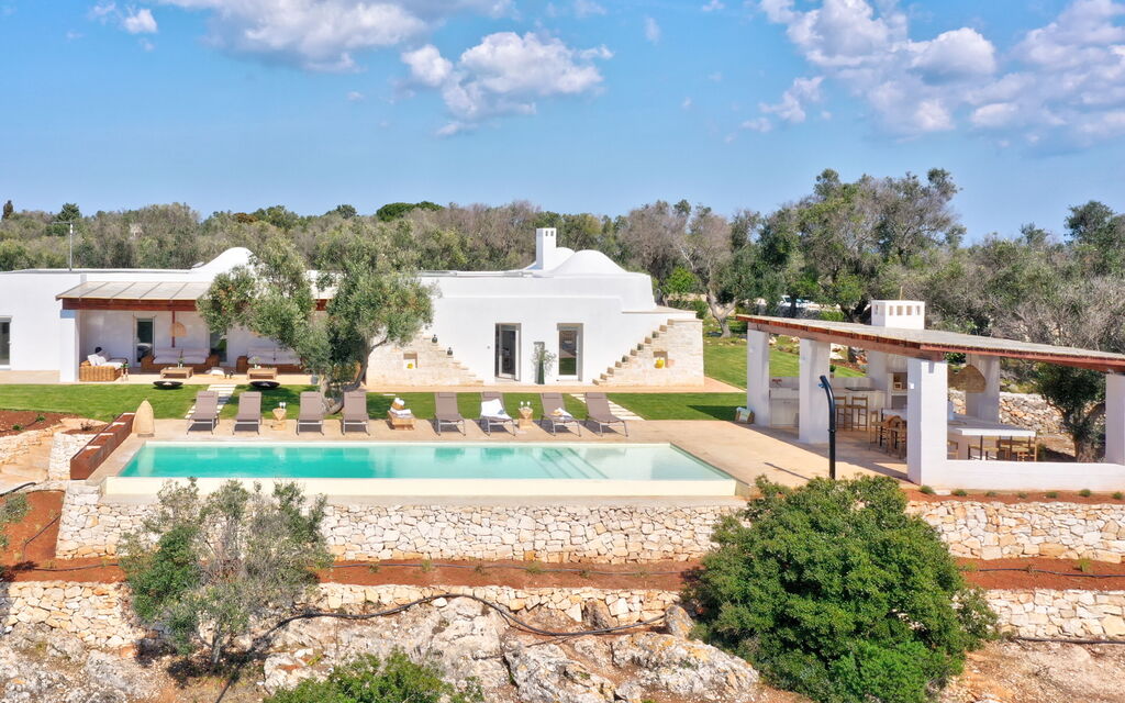 Villa Trullo Il Pajaro: Activities, Amenities, Balcony / Terrace / Patio, Building Exterior, Garden, Kitchen, Main Entrance, Pool, Spring, Summer