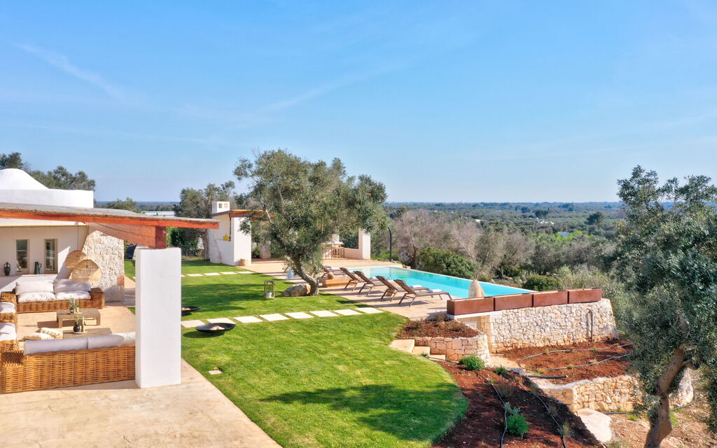 Villa Trullo Il Pajaro: Activities, Amenities, Balcony / Terrace / Patio, Building Exterior, Garden, Kitchen, Main Entrance, Pool, Spring, Summer