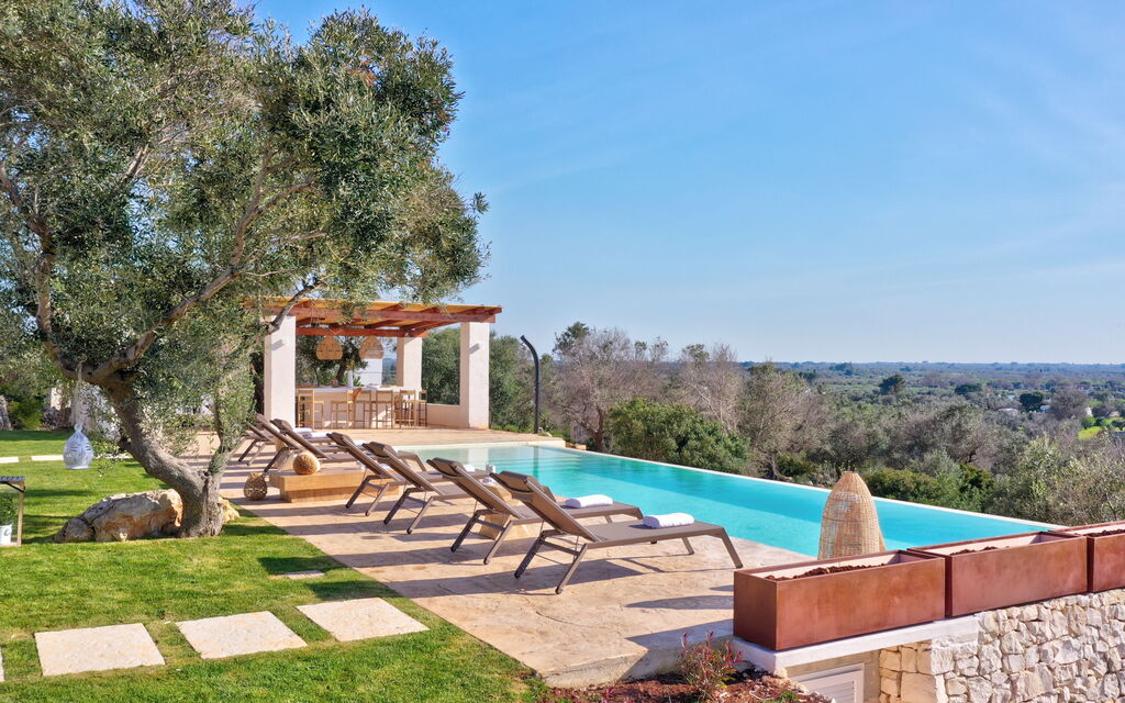 Villa Trullo Il Pajaro: Activities, Amenities, Balcony / Terrace / Patio, Building Exterior, Garden, Kitchen, Main Entrance, Pool, Spring, Summer