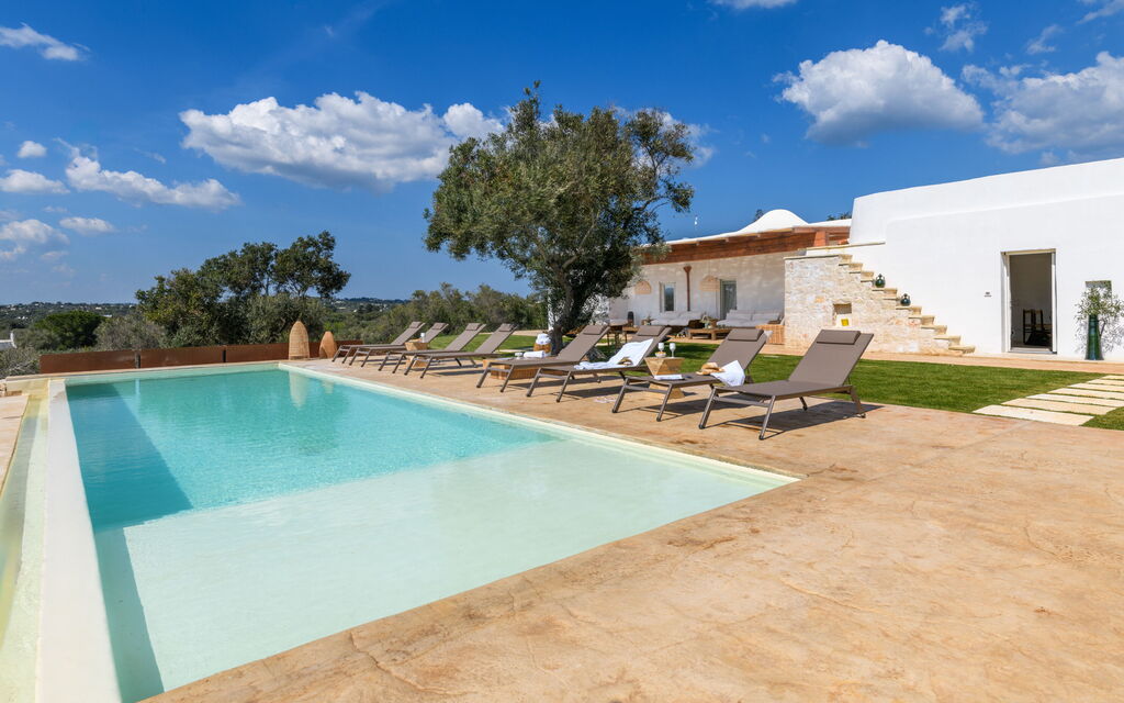 Villa Trullo Il Pajaro: Activities, Amenities, Balcony / Terrace / Patio, Building Exterior, Garden, Kitchen, Main Entrance, Pool, Spring, Summer