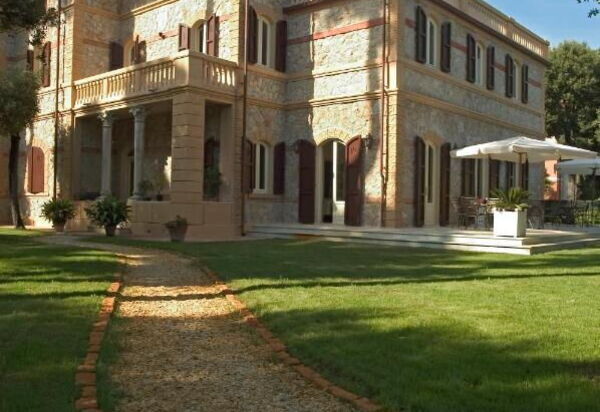 Villa Emma: Attività, Balcone / Terrazza / Patio, Benessere, Caratteristiche, Cibo, Entrata Principale, Estate, Esterni, Primavera, Servizi