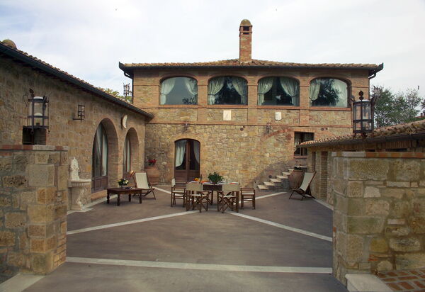 Villa Fontanini: Activities, Amenities, Building Exterior, Main Entrance, Pool, Spring, Summer