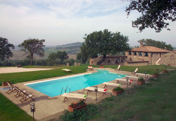 Villa Fontanini: Activities, Amenities, Building Exterior, Main Entrance, Pool, Spring, Summer