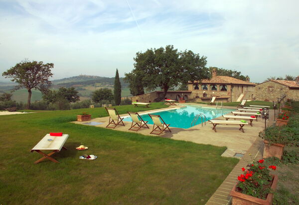 Villa Fontanini: Activities, Amenities, Building Exterior, Main Entrance, Pool, Spring, Summer