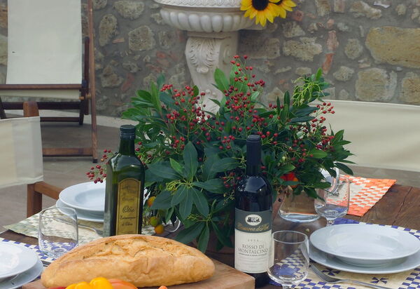 Villa Fontanini: Activities, Amenities, Building Exterior, Main Entrance, Pool, Spring, Summer