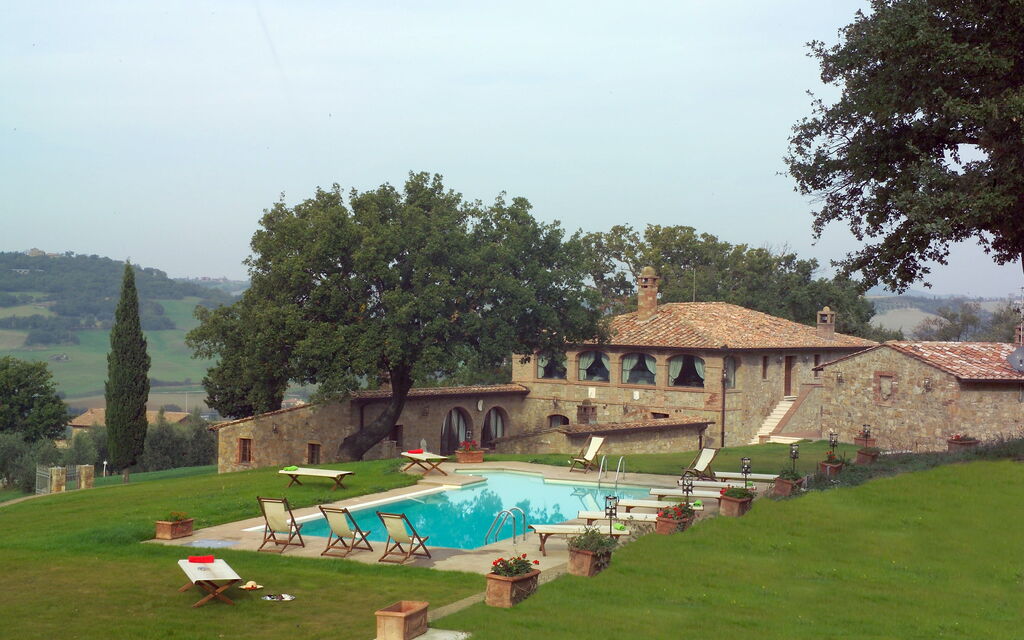 Villa Fontanini: Activities, Amenities, Building Exterior, Main Entrance, Pool, Spring, Summer