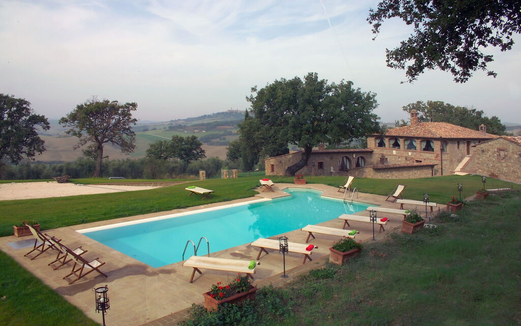 Villa Fontanini: Activities, Amenities, Building Exterior, Main Entrance, Pool, Spring, Summer