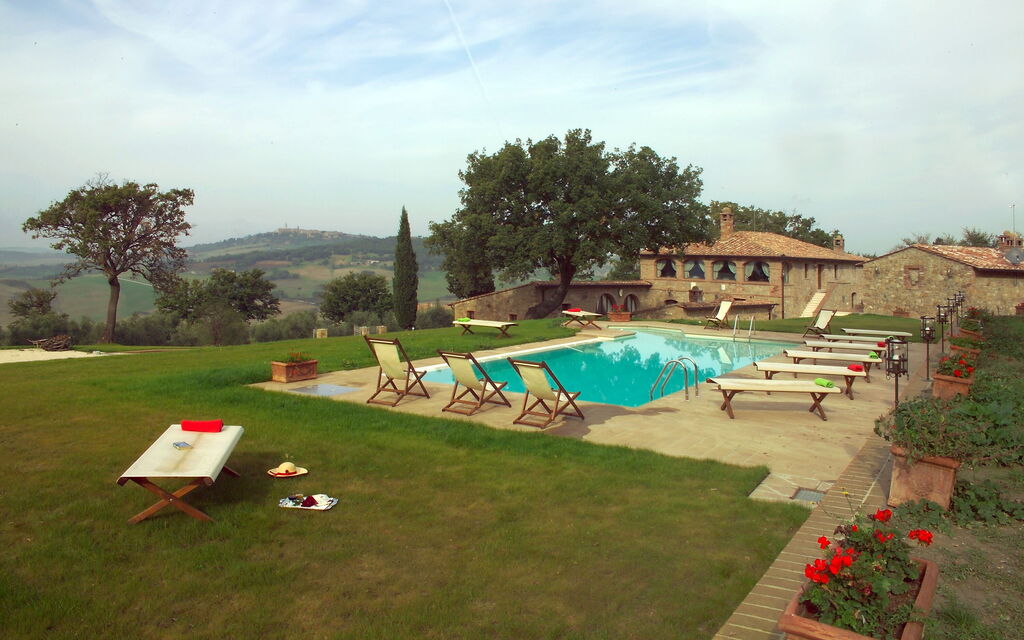 Villa Fontanini: Activities, Amenities, Building Exterior, Main Entrance, Pool, Spring, Summer