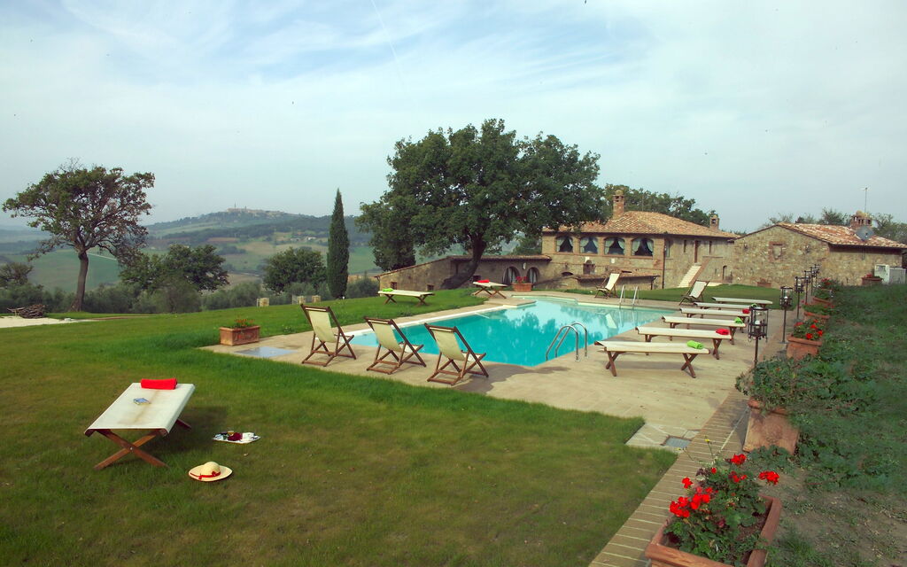 Villa Fontanini: Activities, Amenities, Building Exterior, Main Entrance, Pool, Spring, Summer
