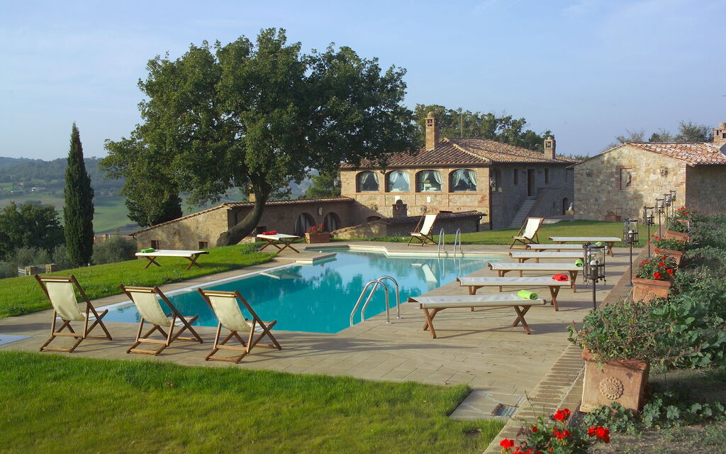 Villa Fontanini: Activities, Amenities, Building Exterior, Main Entrance, Pool, Spring, Summer